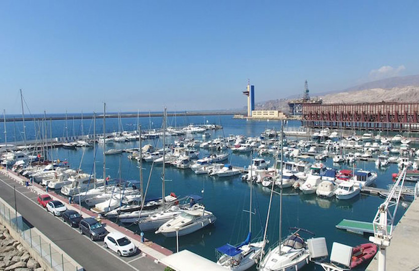 12 x 4 Mètre Poste d'amarrage Club de Mar Almeria Port de Plaisance A Vendre