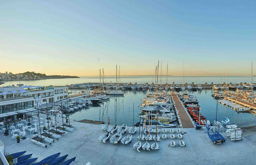 25 Mètre Poste d'amarrage Port de Plaisance Port Calanova