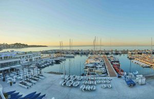 25 Mètre Poste d'amarrage Port de Plaisance Port Calanova