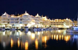 10 x 4 Mètre Poste d'amarrage Benalmadena Port de Plaisance A Vendre