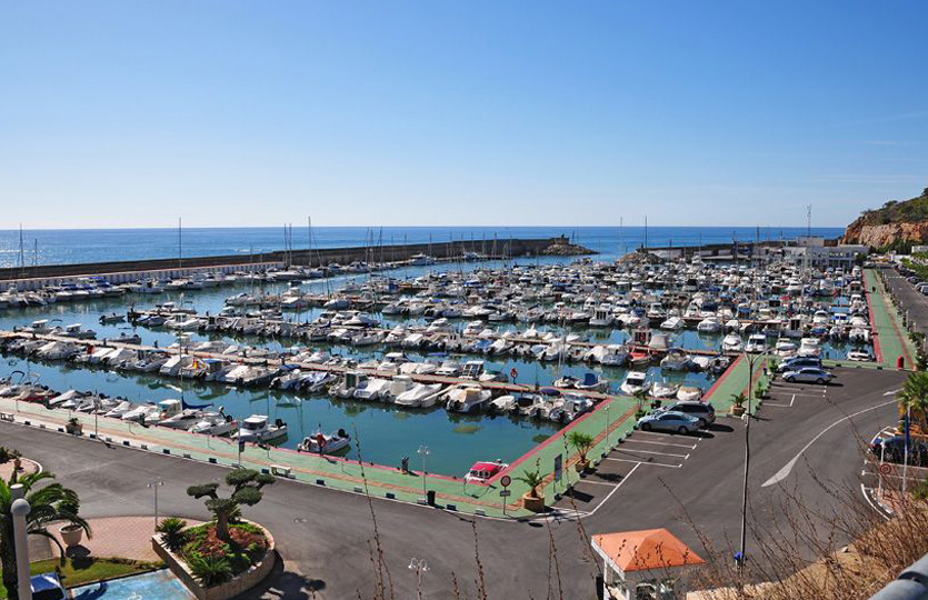 15 x 5 Mètre Poste d'amarrage Oropesa Del Mar Port de Plaisance A Vendre
