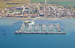 8 x 3 Mètre Poste d'amarrage Club Náutico Los Nietos Port de Plaisance A Louer
