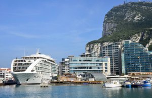 12 x 4 Mètre Poste d'amarrage Ocean Village Port de Plaisance A Vendre