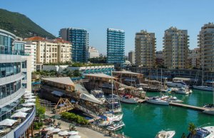 12 x 4 Mètre Poste d'amarrage Ocean Village Port de Plaisance A Vendre