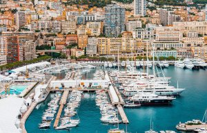 35 x 8 Mètre Poste d'amarrage Hercules Port de Plaisance Monaco A Vendre