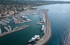 Bateaux de 60 à 75 mètres de long - Places d'amarrage/amarrage Camile Rayon Marina À louer