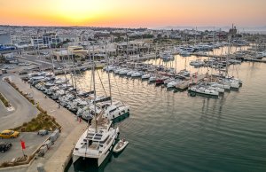 Bateaux de 70 à 80 mètres de long - Place d'amarrage/amarrage Rhodes Marina Grèce À louer